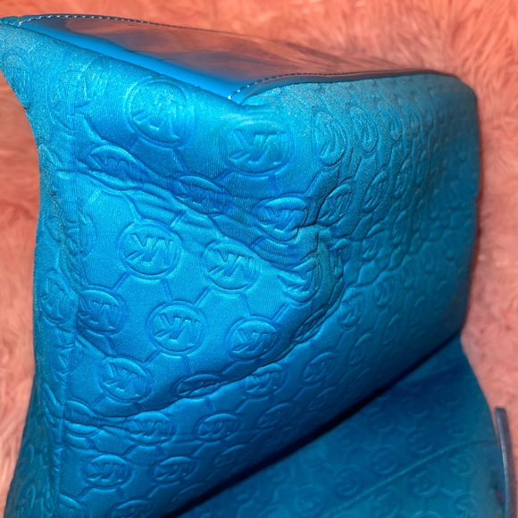 NWT Michael Kors Blue Neoprene (Store Display) Tote Jet Set Signature Monogram - Picture 9 of 10